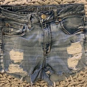 American Eagle hi rise shortie size 6 lace pockets